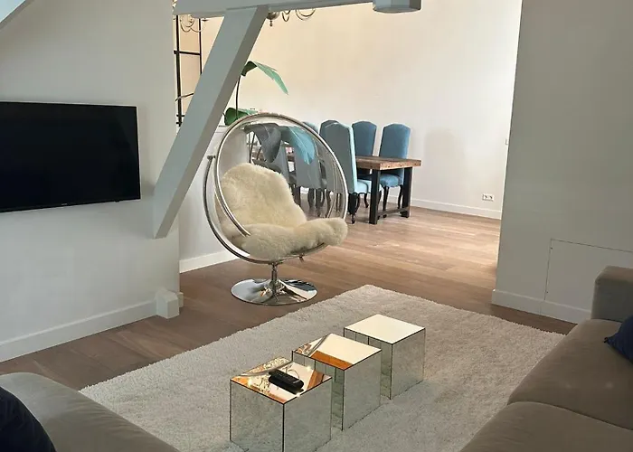 Urban Comfort Loft Apartment *